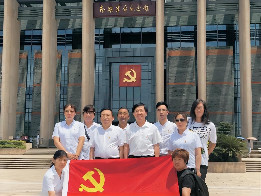 参观南湖革命纪念馆