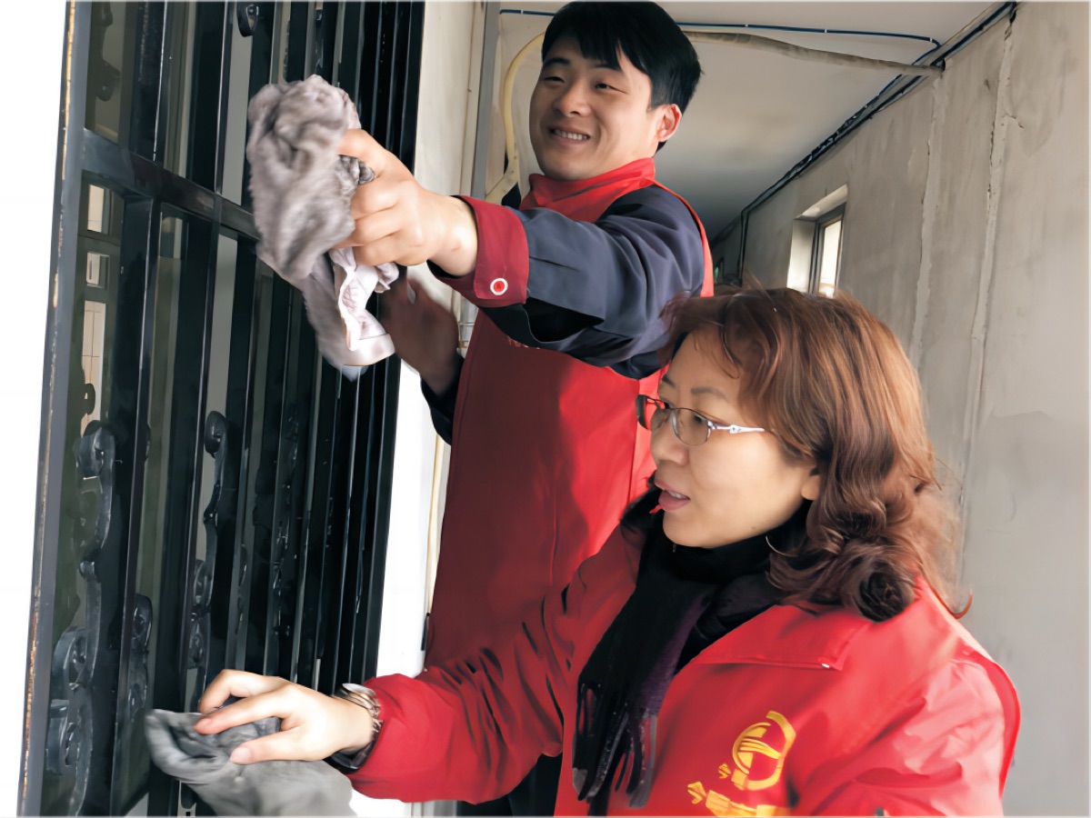 为孤老义务做保洁